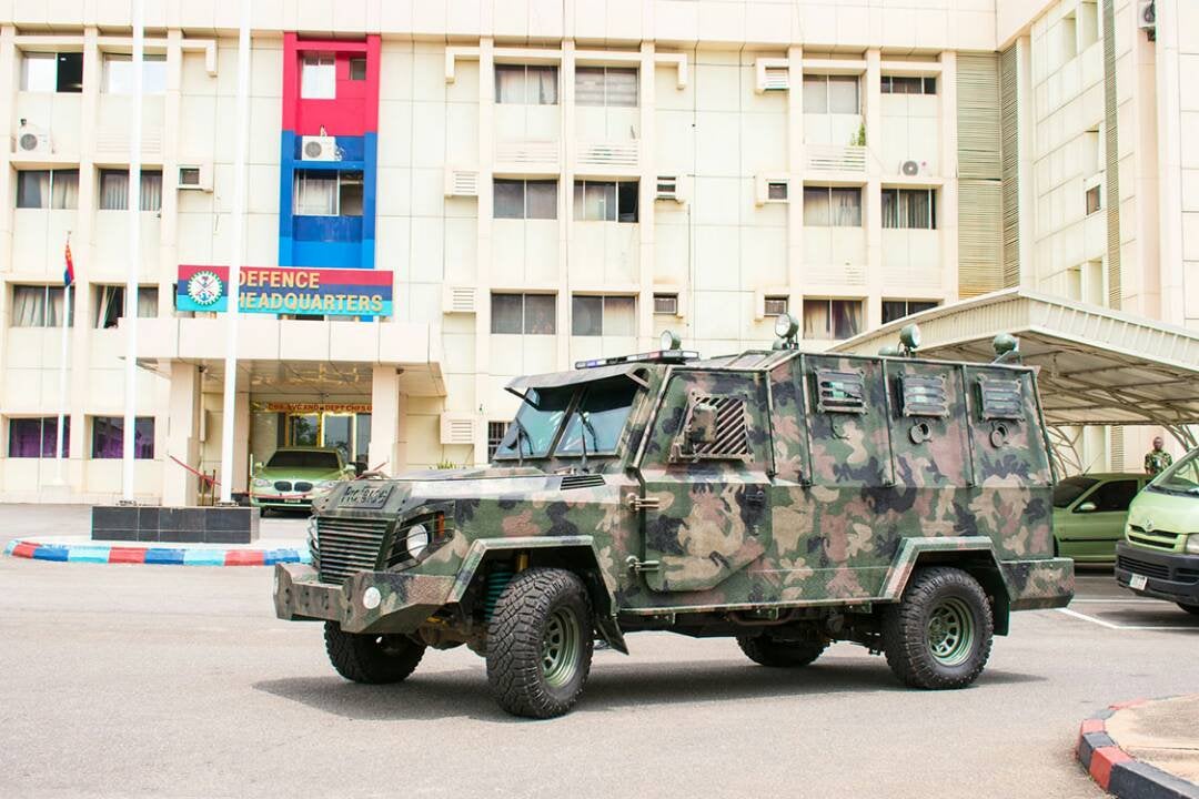 Модернизированная нигерийская бронированная машина ARA II класса MRAP STANAG, автомобиль, нигерийская, уровня, машины,  отличается, более, ранних, разработок, интегральным, корпусом , монококовой, конструкции , Уровень, защиты, бронированной, Оригинал, повышен, формулой, увеличена