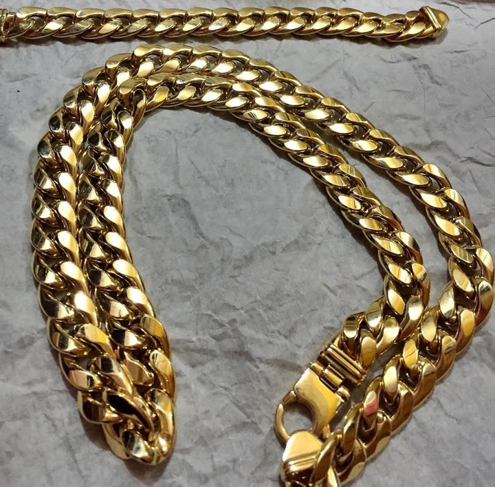 18 & 24 Carat Gold For Sale In Different Designs And Weights ...